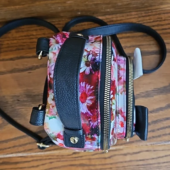 Betsey Johnson Dog and Daisies Backpack - Picture 3 of 10